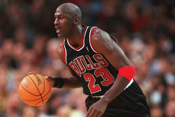 NBA歷史上的得分王：?jiǎn)痰ゎI(lǐng)銜，杜蘭特和哈登緊隨其后